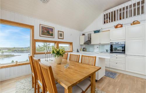 Aure Casa | Awesome Home In Tustna With Wifi