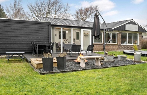 Sønder Nissum Casa | Awesome Home In Ulfborg With Kitchen