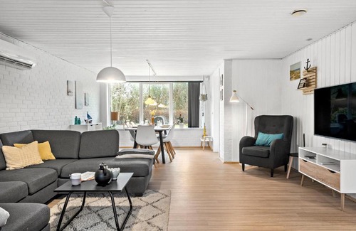 Sønder Nissum Casa | Awesome Home In Ulfborg With Kitchen