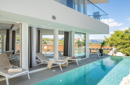 Cove Basina (Jelsa) Casa | Impresionante casa en Vrboska con sauna