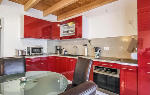 Muritz Casa | Awesome Home In Wittstock With Kitchen