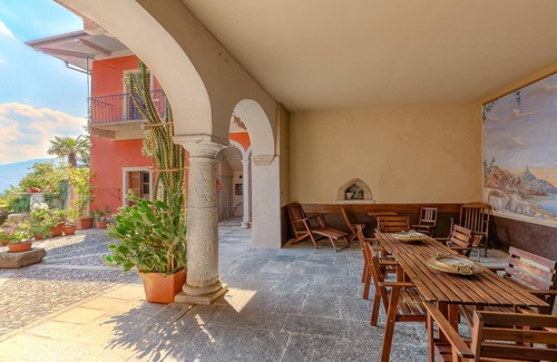 Carcegna Apartamento | Impresionante apartamento en Carcegna di Miasino.