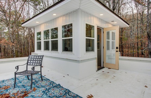 Pleasant Grove Cabaña | Awesome Lighthouse Lake House on Greers Ferry Lake with private beach