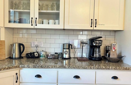 Alberta Arts District Casa | Awesome location, Lovely 5BR Alberta Arts District