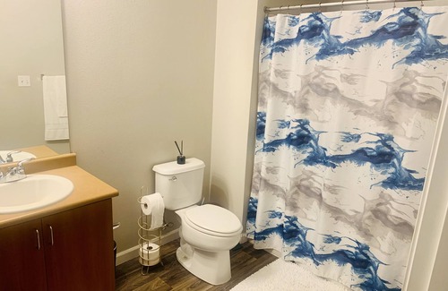 Renton Apartamento | Awesome Location! Nice home!