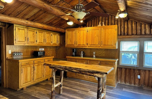Pittsburg Cabina | Awesome Log Cabin on the 1st Connecticut Lake!