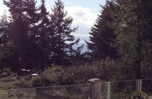 Juan de Fuca Electoral Area Casa | Awesome ocean views near many beaches and hiking trails.