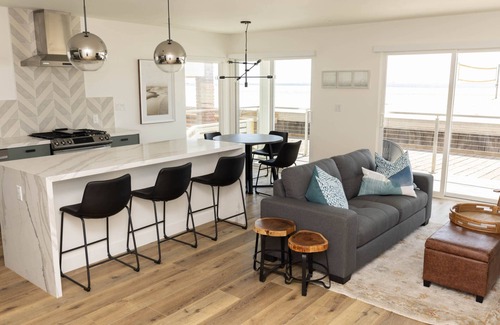 Peninsula Casa | Awesome Oceanfront Retreat with Expansive Ocean Views w/Parking Long Beach Peninsula/Belmont
