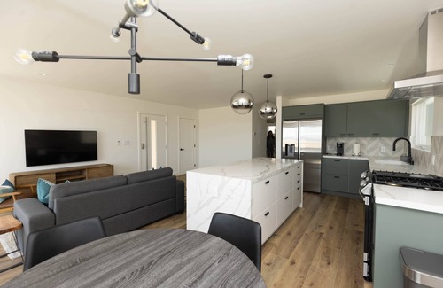 Peninsula Casa | Awesome Oceanfront Retreat with Expansive Ocean Views w/Parking Long Beach Peninsula/Belmont