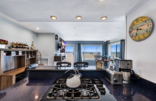 Hermosa Beach Condominio | Impresionante propiedad 'On The Strand'