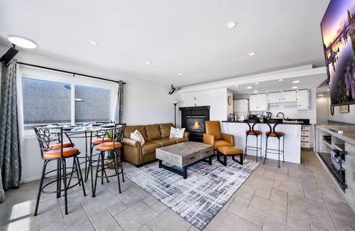 Hermosa Beach Condominio | Impresionante propiedad 'On The Strand'