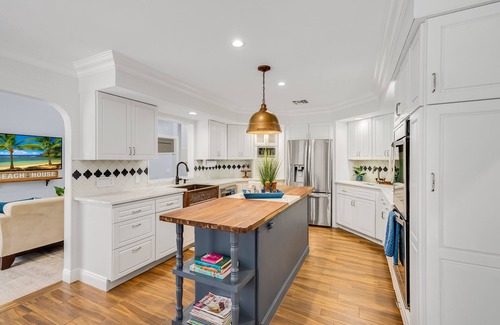 South Beach Casa | Awesome pool house just steps from the beach on the island in Vero!