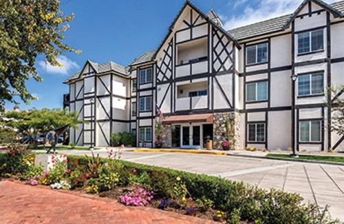 Solvang Complejo | ¡Veranos impresionantes e inviernos preciosos!
