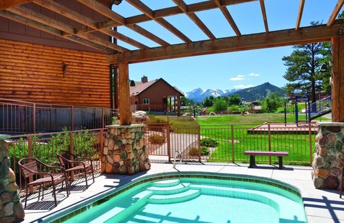 Estes Park Complejo | ¡Veranos impresionantes e inviernos preciosos!