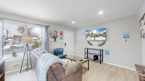 Twin Lakes Casa | Awesome Two Bedroom Family Upper Unit in Denver