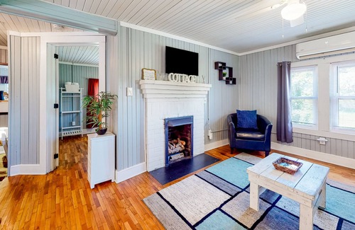 Horse Shoe Cabina | Awesome two-home compound in Horse Shoe with fireplaces, firepit, patio & grill
