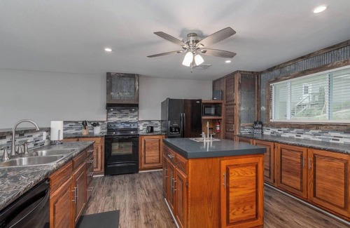 Barnett Casa | Awesome Views & Large Fishing Dock