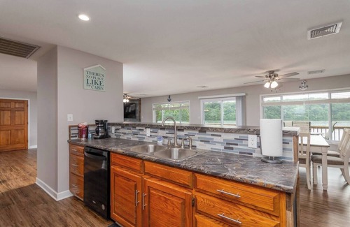 Barnett Casa | Awesome Views & Large Fishing Dock