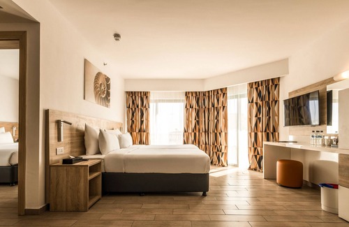 Qawra Hotel | AX ODYCY Hotel