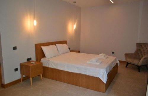 Cesme Villa | Ayayorgide odalar banyolu sıfır