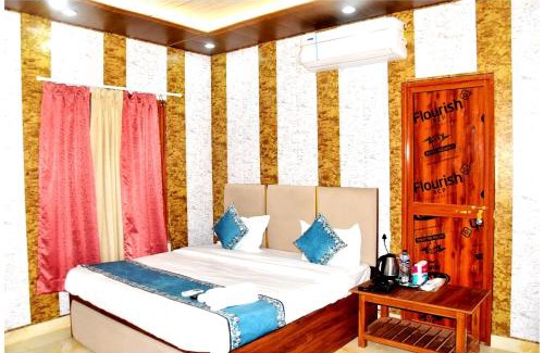 Ayodhya Hotel | AYODHYA HOTEL R-G PALACE Near Ram janam Bhoomi andn Temple - A Premium Hotel In Ayodhya