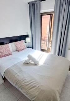 Numancia Hotel | AYZ Sierra de Meira - Auto check-in property