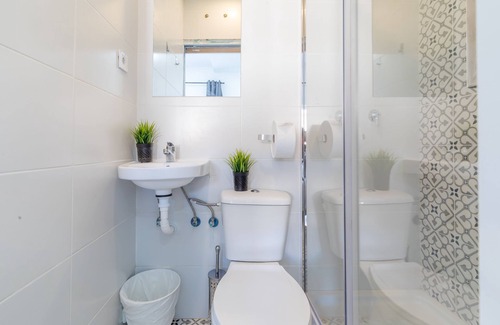 Centro Hotel | AYZ Silvela - Auto check-in property