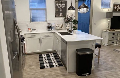 Buckeye Casa | AZ SUNSHINE CASITA-25 min to Airport~CLEAN~PRIVATE 1B&1B-Outdoor Space-BBQ-Golf