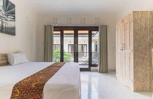 Batu Bolong Casa | Azalea Homestay & Villa