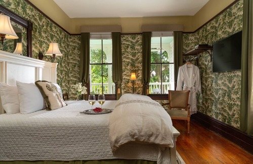 Historic Downtown Savannah Cama Y Desayuno | Azalea Inn and Villas