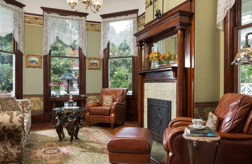 Historic Downtown Savannah Cama Y Desayuno | Azalea Inn and Villas