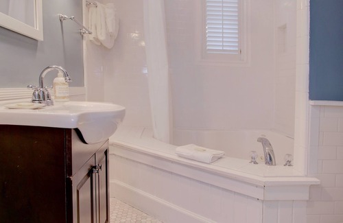 Historic Downtown Savannah Cama Y Desayuno | Azalea Inn and Villas