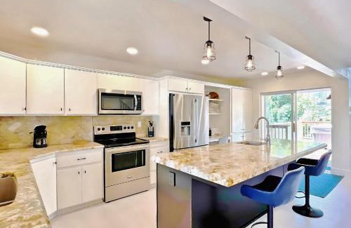 Brookings Casa | Azalea Landing Custom Bunk Spacious Hot Tub