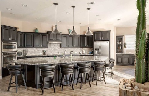Gilbert Casa | Azalea Palms: Luxe Home, Putt, Pool, Spa, Firepit