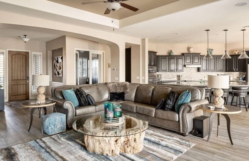 Gilbert Casa | Azalea Palms: Luxe Home, Putt, Pool, Spa, Firepit