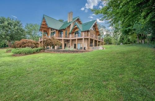 Lake Norman of Catawba Casa | Azalea Retreat by AvantStay Sleeps 34 Pool