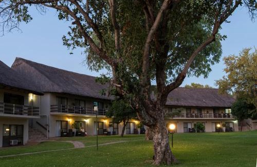 Victoria Falls Hotel | Azambezi River Lodge