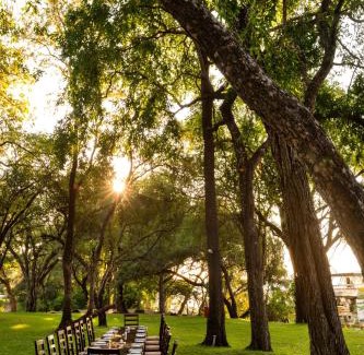 Victoria Falls Hotel | Azambezi River Lodge