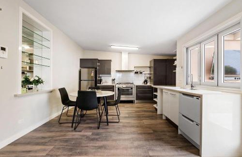Adelaide Central Business District Casa | Azami - Charming Gilbert Cottage