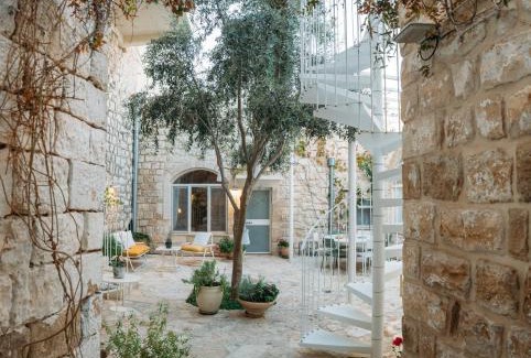 Artists Colony Casa | Azamra Inn Tzfat