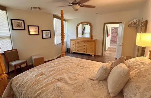 Pevely Cabina | Azaria Lodge - Sleeps up to 38 People - Keep Everyone Together as you Celebrate!