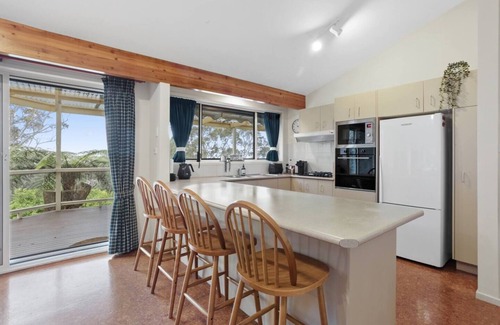 Wentworth Falls Casa | Azimuth - Spacious Family Retreat with City Views