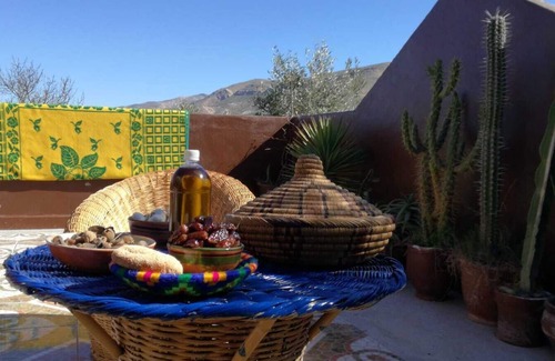 Sidi Ghanem Villa | Azir a casa. Ubicado en la colina de las montañas de la tribu Seksawa.