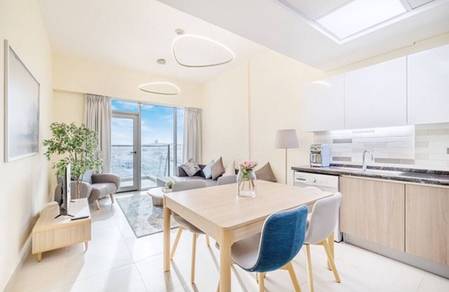 Discovery Gardens Apartamento | Elegant Home next to Metro Station in Al Furjan