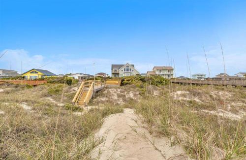 Caswell Beach Casa | Azohva by Oak Island Accommodations
