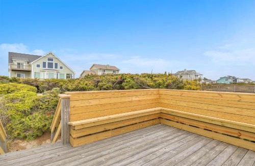Caswell Beach Casa | Azohva by Oak Island Accommodations