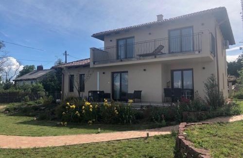 Balatonalmadi Apartamento | Azur Villa 1 - Panoramic Escape
