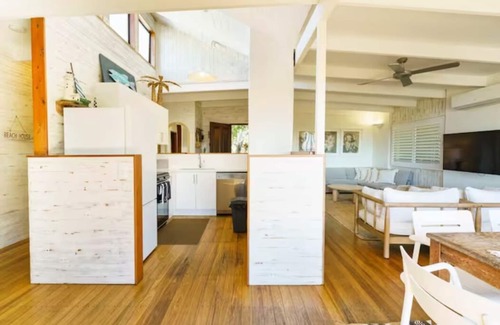 Marcus Beach Casa | AZURE - CASA DE PLAYA EN LA PLAYA