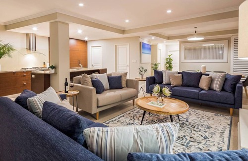 Marybrook Casa | Azure Beachside Resort Escape for Groups