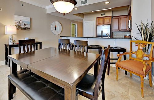 Fort Walton Beach Condominio | Azure by Southern Vacation Rentals